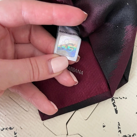 Dolce & Gabanna black and burgundy‎ classic men’s tie - Picture 4 of 4